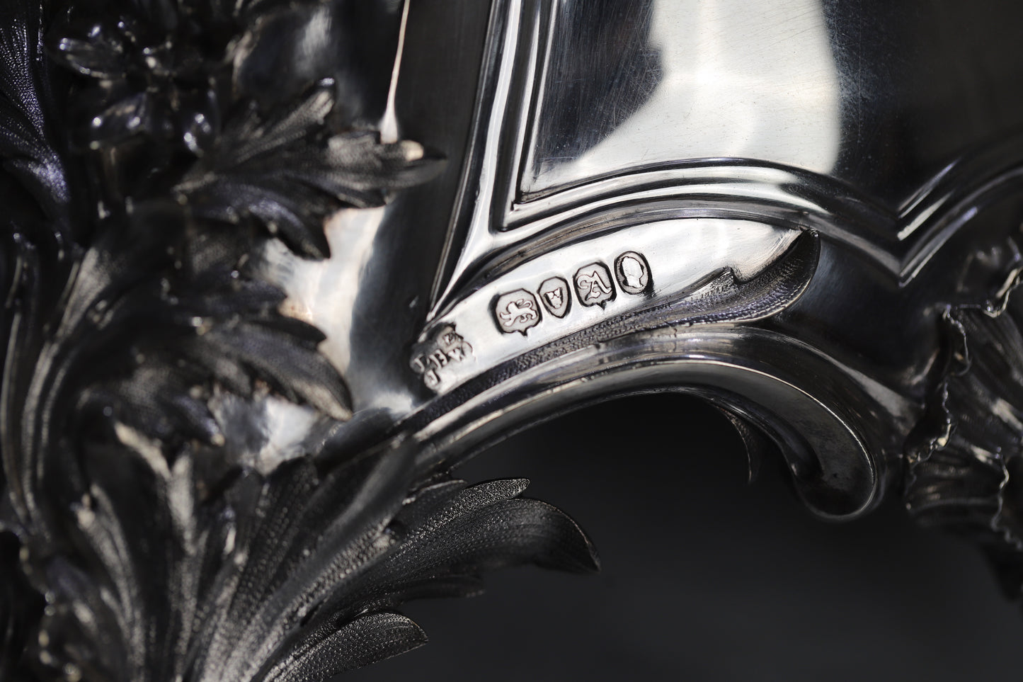 英国高浮雕纯银中央摆件